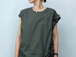 huhaku frill tops / khakiの画像