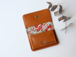 牛革とリバティープリントの名刺ケース　キャメル（クレアオード）