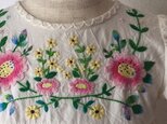 おめかし刺繍ワンピース　大きな花の刺繍　size90の画像