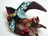 IRODORI AZ brooch(ｺｼｱｶﾂﾊﾞﾒ)の画像