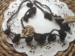 かぎ針編みの黒い麻糸　ネックレスの画像