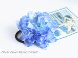 再販：紫陽花風の海色のヘアゴム　ブルー　アジサイ風　青　髪飾り　お花ヘアゴム　涼し気　浴衣　夏祭りの画像