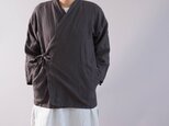 【wafu】中厚 リネン 作務衣 和装 禅 羽織 リネンカーデ カーディガン 男女兼用 半端袖 / 黒橡 h037b-ktb2の画像