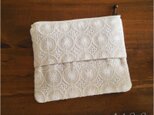 綿麻サークルレース刺繍のファスナー&ポケットティッシュケースの画像