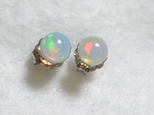 （１点もの）プレシャスオパールのスタッドピアス（5mm・チタンポスト）
