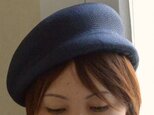 m様専用  夏素材のベレー帽（ネイビー）の画像