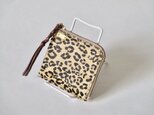 ヒョウ柄ハラコのお札に折り目のつかないコンパクト財布 (ベージュ地)