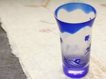 【再販】清酒杯（ﾋﾞｱｸﾞﾗｽ）「波千鳥」瑠璃の画像