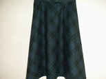 ウールのフレアスカート（深緑チェック）の画像