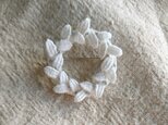 〈受注製作〉刺繍ブローチ white wreathの画像