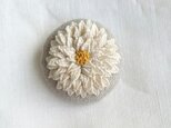 〈受注製作〉刺繍ブローチ white dandelionの画像