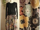 期間限定 送料無料 着丈71cm 黒 北欧 ハーフリネン ギャザースカート 綿麻 花柄の画像