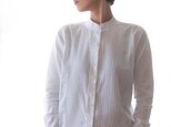 Pintuck band collar shirt / whiteの画像