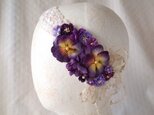 レースと染め花のカチューム(紫のパンジー)の画像