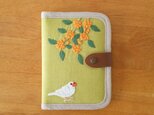 白文鳥とキンモクセイ 手刺繍カードケースの画像