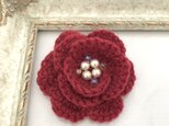 フラワー 毛糸編み ブローチ　赤 レッド 花 かぎ針編み ビーズ パール