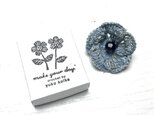 anemone brooch - light sky blue -の画像