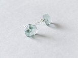 ice pierced earrings < light blue >の画像