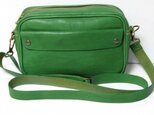 手縫　グリーン牛革パイピングのショルダーバッグ