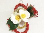 白椿の花しめ縄（八の字型）  お正月飾りお正月リースの画像