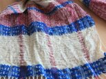 ラズベリカラー手織り絹麻ショール（Swedish Lace）の画像