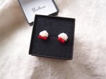 【真珠の刺繍ピアス】red coral × seed pearl（S）