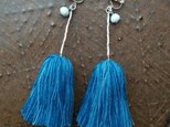 ナチュラルふさふさピアス / 藍 / シルバー/  草木染め綿糸/ ジュズダマ/ タッセル フリンジ