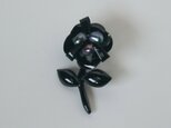 黒仮面の花の画像