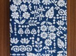 天然藍の型染め手拭い  草木花の画像