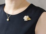 【ブローチ】ヴィンテージな真鍮のリーフ/葉っぱ付　たっぷり咲いたコットンパールのお花