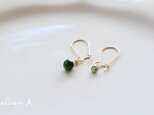 .・*.14kgf.*・.深い緑のトルマリンひとつぶピアス