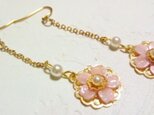 桜のシンプルピアス（イヤリング）の画像