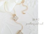 NEW!◆white flower...ふたつ。ロングネックレス　　ネックレスの画像