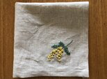 刺繍の大判ハンカチ☆ミモザの画像