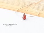 133【心身をサポート】１月の誕生石 モザンビークガーネット 14kgf 肌にやさしい絹糸のネックレス　