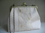 持ち手付　アンティークレース　ビーズ刺繍　アイボリーがま口バッグ