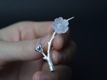 ＜受注制作＞サンカヨウのブローチ シルバー 水晶 朝露を吸って花びらが透明になる美しい花「サンカヨウ」0230の画像