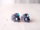 【天然石の刺繍ピアス】iolite × londonbluetopaz × pearl