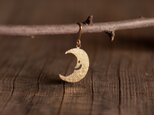 お月さまの真鍮ピアス・イヤリングの画像