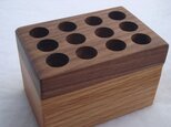 無垢の木　１２穴ペン立てです。