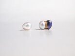 金継ぎパールのピアス01＜ホワイト・ネイビー・ゴールド＞／受注生産