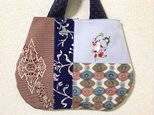 浮世絵刺繍バッグ＊歌川国芳「金魚づくし・酒のざしき」の金魚と蛙の画像