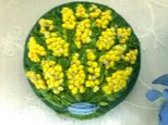 刺繍ブローチ ミモザの花束の画像
