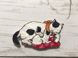 手刺繍浮世絵ブローチ＊歌川国利「ねこ尽」の親子猫の画像