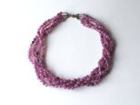 アメジスト色の4連ネックレス【受注制作】/アクリルビーズ