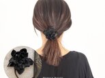 残少⭐️7点売れました⭐️《革の花》ブラック オイル レザー 黒 クシュクシュ 花 フォーマル 冠婚葬祭 コサージュ ヘアゴム