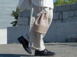 【シンプルだけど、どこか特別】巾着バッグ　ミニマム　本革　グレージュ　アースカラーma-02ss