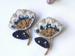 シックな配色、オートクチュール刺繍のお花ブローチ、ナラ。の画像