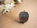 Into the forest＊ぷっくりどんぐりのビーズ刺繍ブローチ