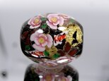 椿と錦鯉のとんぼ玉（ガラス玉）金箔入りの画像